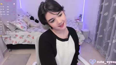 Cute online show from October 16, 2025, 10:33 pm