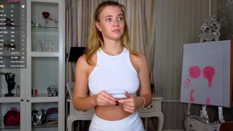 Snapshot of cute_fox_girl chatting on October 18, 2025, 7:31 am Anne online show from October 18, 2025, 7:31 am