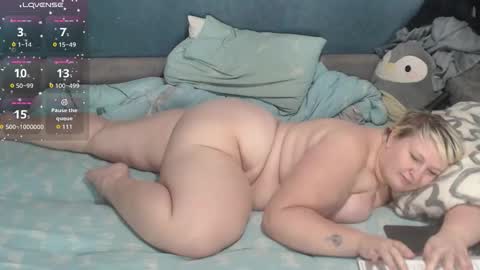 Snapshot of cute_hanna_bbw chatting on October 17, 2025, 10:34 pm Hanna online show from October 17, 2025, 10:34 pm