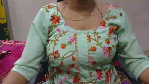 Snapshot of cute_kashmira99 chatting on February 15, 2026, 10:03 am kashmira online show from February 15, 2026, 10:03 am