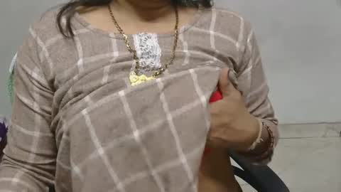 Snapshot of cute_kashmira99 chatting on February 17, 2026, 4:13 pm kashmira online show from February 17, 2026, 4:13 pm