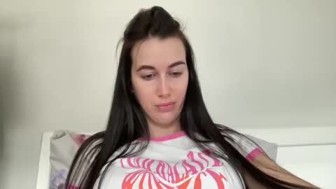 cute_kriss94 online show from April 15, 2026, 10:55 am