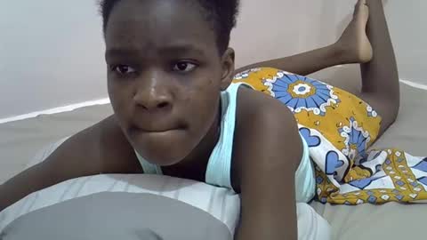 cute_marion online show from February 16, 2025, 8:44 pm