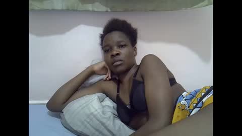 cute_marion online show from February 26, 2025, 6:43 pm