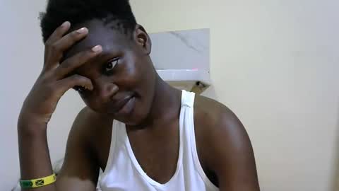 cute_marion online show from October 25, 2025, 7:52 pm