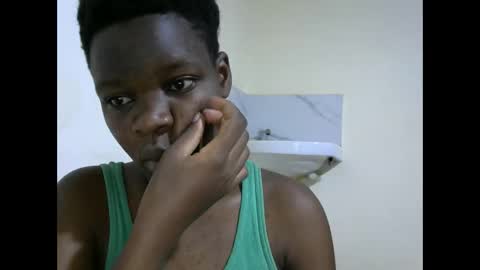 cute_marion online show from November 9, 2025, 12:25 pm