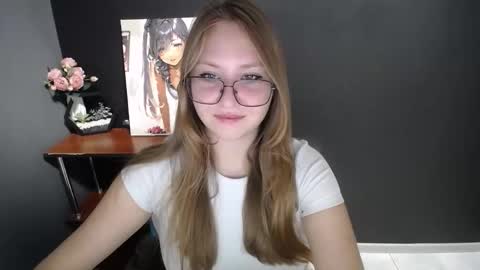 Snapshot of cute_minx chatting on October 16, 2025, 7:53 am Veronica online show from October 16, 2025, 7:53 am