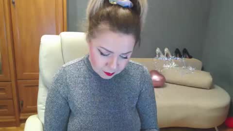 cute_phoenix online show from April 26, 2026, 2:15 pm