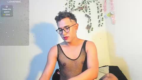 cute_sammy_1 online show from September 24, 2025, 11:57 am
