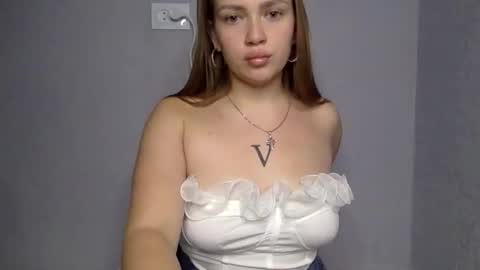 cute_shy06 online show from November 25, 2025, 10:43 pm