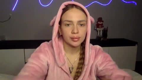 cute_shy06 online show from January 10, 2026, 5:58 pm