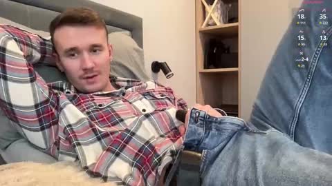 cute_skywalker online show from November 30, 2025, 12:20 pm