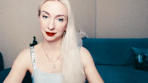 cute_smile_shy online show from January 7, 2025, 7:17 pm