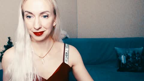 cute_smile_shy online show from January 7, 2025, 10:19 pm