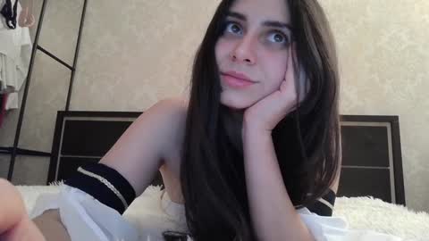 Snapshot of cute_strawberry_ chatting on December 2, 2024, 6:43 pm cute_strawberry_ online show from December 2, 2024, 6:43 pm