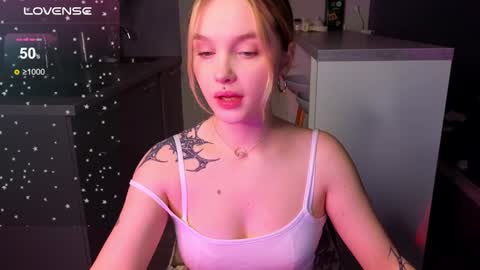 Snapshot of cute_summer_breathe chatting on December 2, 2024, 1:24 pm Sue online show from December 2, 2024, 1:24 pm