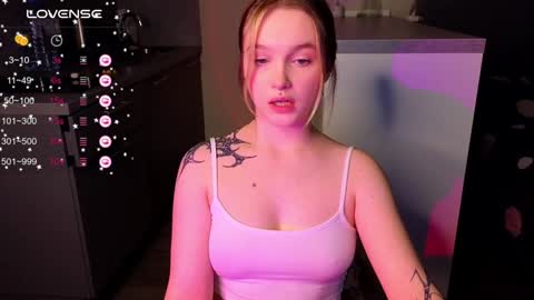 Snapshot of cute_summer_breathe chatting on December 11, 2024, 1:28 pm Sue online show from December 11, 2024, 1:28 pm