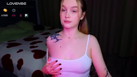 Snapshot of cute_summer_breathe chatting on January 21, 2025, 1:22 pm Sue online show from January 21, 2025, 1:22 pm