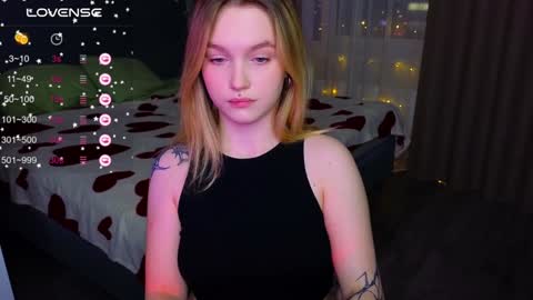 Snapshot of cute_summer_breathe chatting on January 28, 2025, 3:04 pm Sue online show from January 28, 2025, 3:04 pm