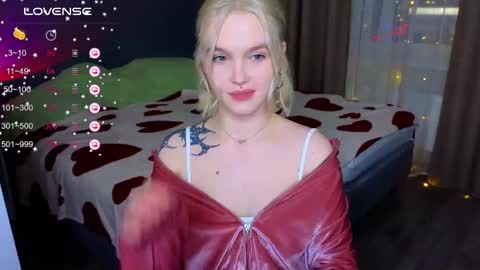 Snapshot of cute_summer_breathe chatting on February 28, 2025, 4:53 pm Sue online show from February 28, 2025, 4:53 pm