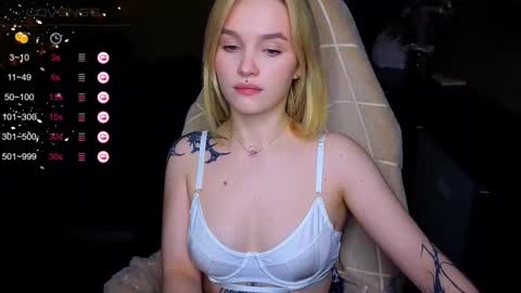 Snapshot of cute_summer_breathe chatting on November 16, 2025, 11:10 pm Sue online show from November 16, 2025, 11:10 pm