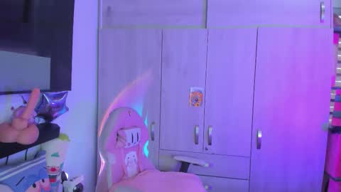 katalinda montt online show from September 27, 2025, 8:03 pm