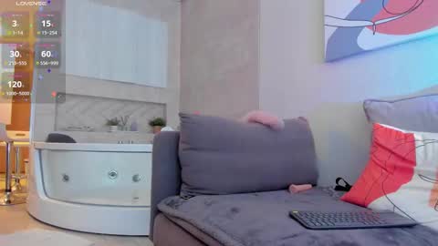 katalinda montt online show from November 23, 2025, 3:12 pm