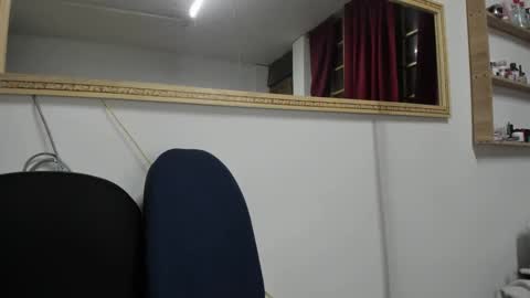 Snapshot of cute_zoe1 chatting on January 26, 2025, 1:20 am cute_zoe1 online show from January 26, 2025, 1:20 am