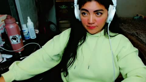 Snapshot of cuteambervi chatting on February 2, 2025, 2:59 am Princess Amber online show from February 2, 2025, 2:59 am