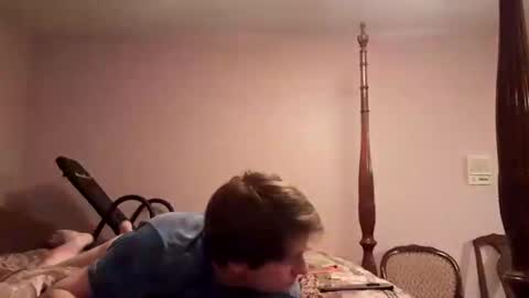 Snapshot of cuteboii29 chatting on February 20, 2025, 2:40 am cuteboii29 online show from February 20, 2025, 2:40 am