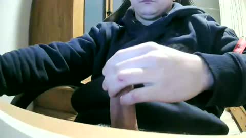 Snapshot of cuteboy090 chatting on January 26, 2025, 7:31 pm Cuteboy090 online show from January 26, 2025, 7:31 pm