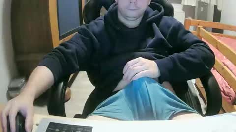 Snapshot of cuteboy090 chatting on October 1, 2025, 10:05 pm Cuteboy090 online show from October 1, 2025, 10:05 pm