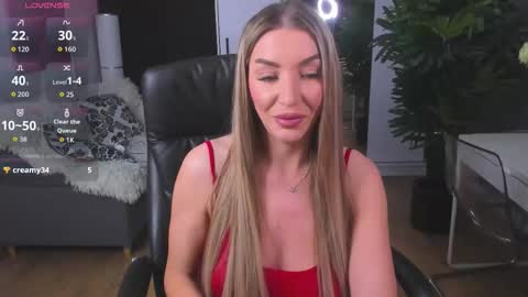 Lexy online show from November 19, 2025, 1:44 pm