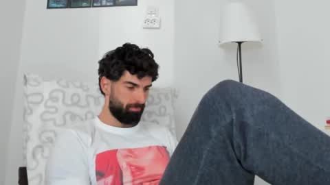 cuteeboy online show from March 5, 2026, 7:59 am