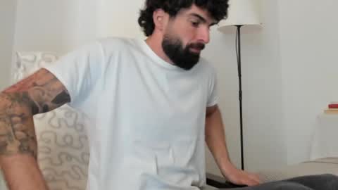 cuteeboy online show from April 23, 2026, 12:29 pm