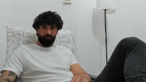 cuteeboy online show from April 28, 2026, 5:29 pm