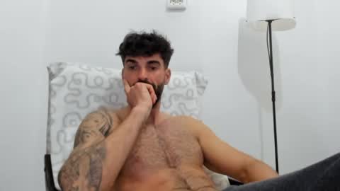 cuteeboy online show from May 18, 2026, 5:52 pm