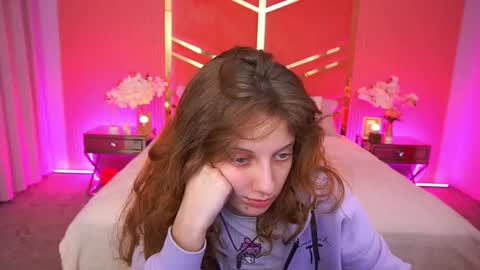 Foxy online show from December 17, 2025, 1:50 pm