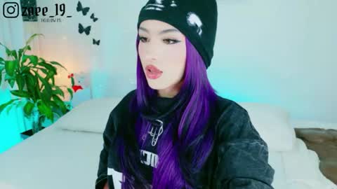 Zoe  online show from June 24, 2026, 3:49 am