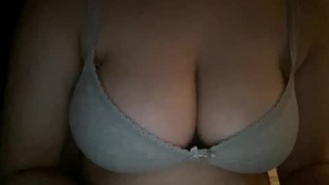 cutegirlriya online show from April 10, 2026, 3:12 am