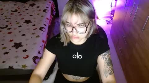 isabella online show from March 3, 2026, 4:35 pm