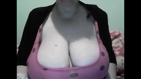Snapshot of cutejessytom chatting on January 7, 2025, 3:46 am Jessy online show from January 7, 2025, 3:46 am