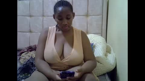 Snapshot of cutestebony1 chatting on October 7, 2025, 1:36 am cutestebony1 online show from October 7, 2025, 1:36 am