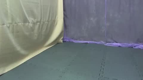 cutetinyasian143_ online show from October 6, 2025, 2:20 am