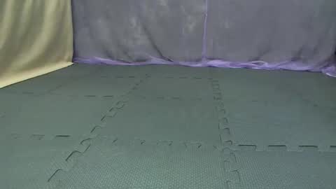 cutetinyasian143_ online show from November 7, 2025, 5:29 am