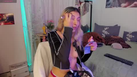 cuteweed420 online show from May 27, 2026, 11:13 pm