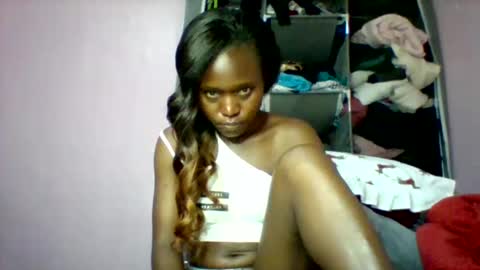 Snapshot of cutezola chatting on October 14, 2025, 11:11 am cutezola online show from October 14, 2025, 11:11 am