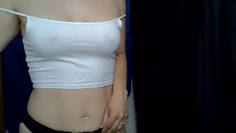 cutie_bee online show from May 29, 2026, 6:44 am