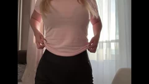 Snapshot of cutiee_chloe chatting on March 30, 2026, 12:17 pm Chloe online show from March 30, 2026, 12:17 pm