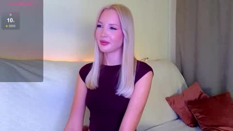 cutiefull_lion online show from February 18, 2026, 5:25 am